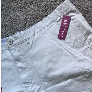 Merona Mens Flat Front Chino‎ Shorts Stone White Stretch 42 x 10.5 NWT